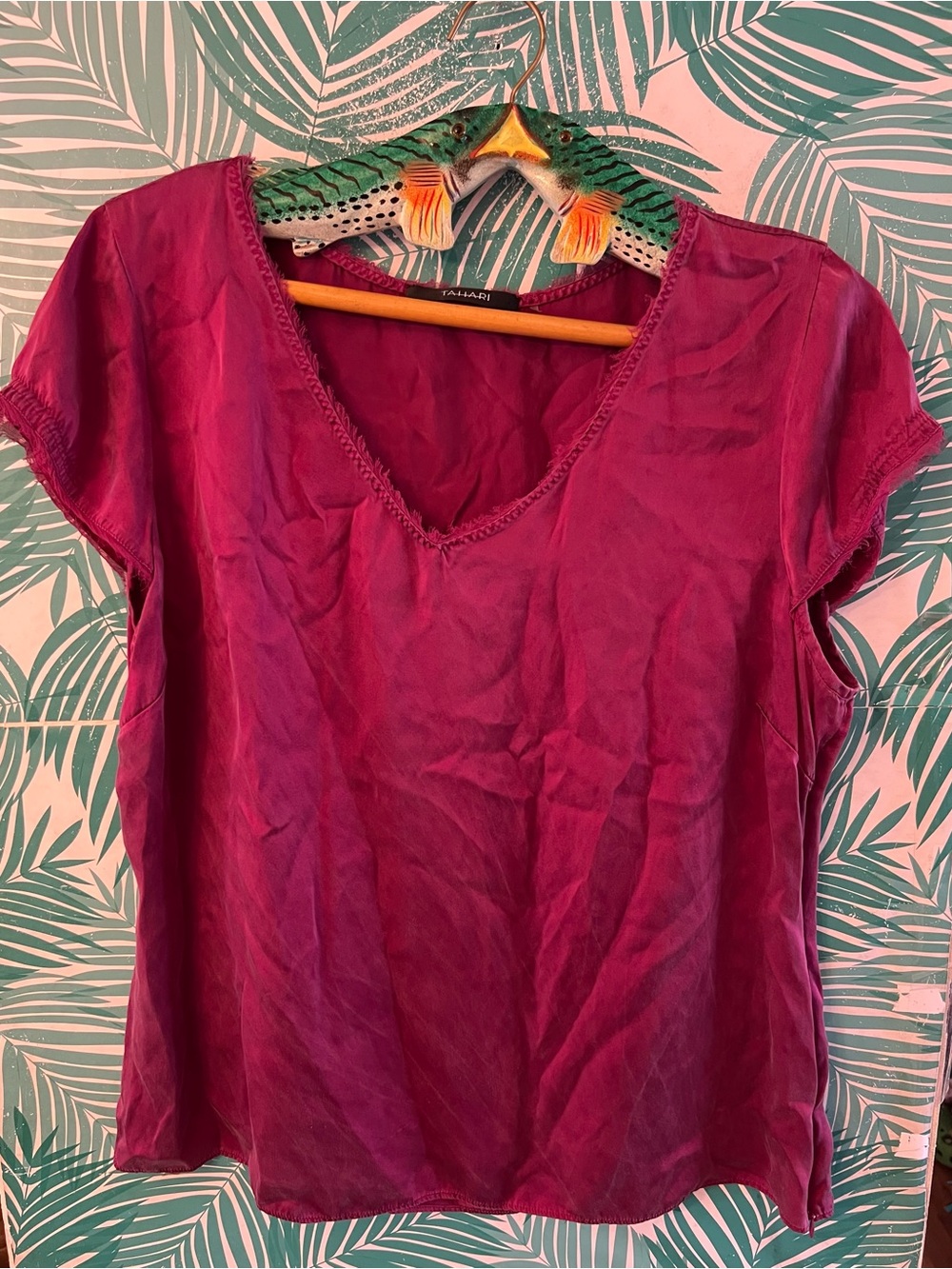 Tahari Magenta Silk V-Neck Short Sleeve Blouse w/ lace trim & side zipper Sz XL